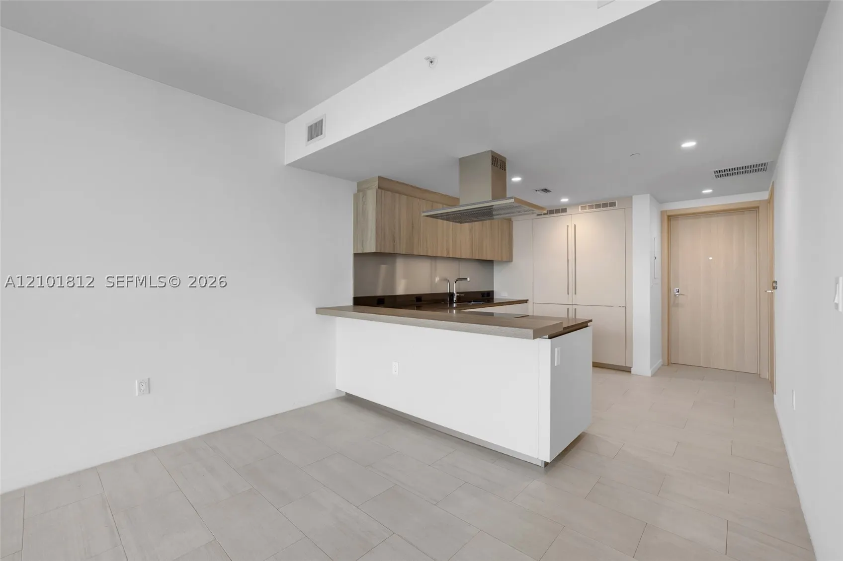 1000 Brickell Plz #3904