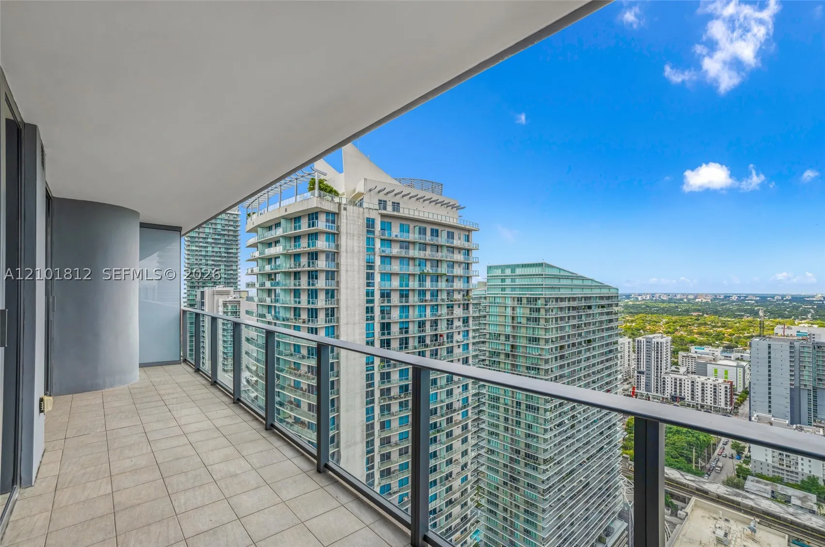 1000 Brickell Plz #3904