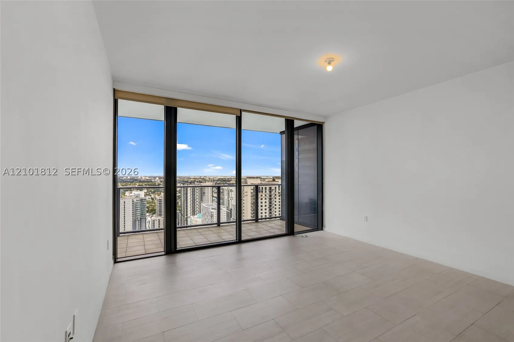 1000 Brickell Plz #3904