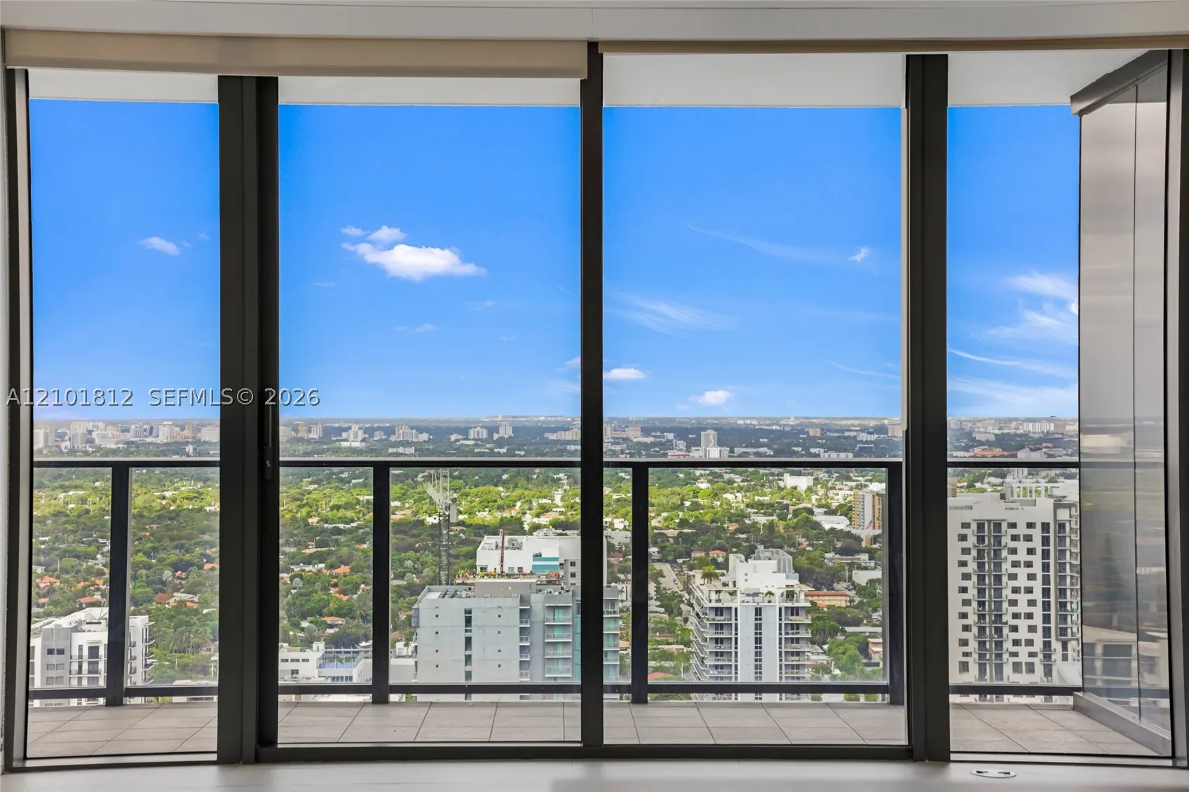 1000 Brickell Plz #3904