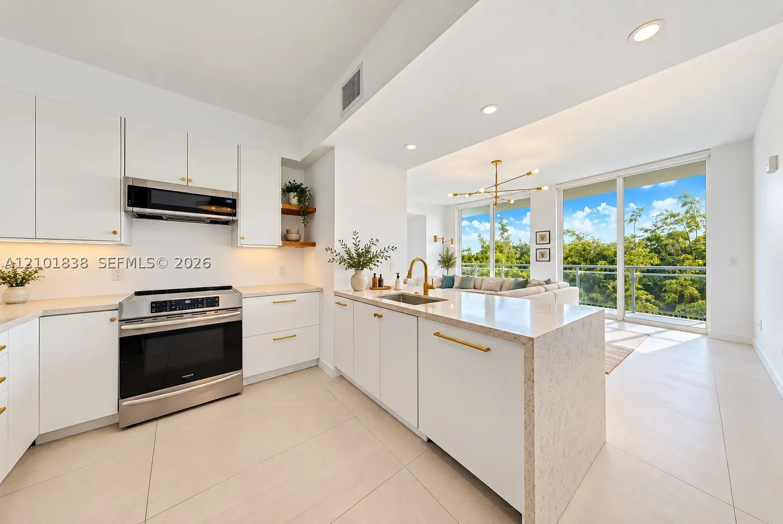 2020 Prairie Ave #404