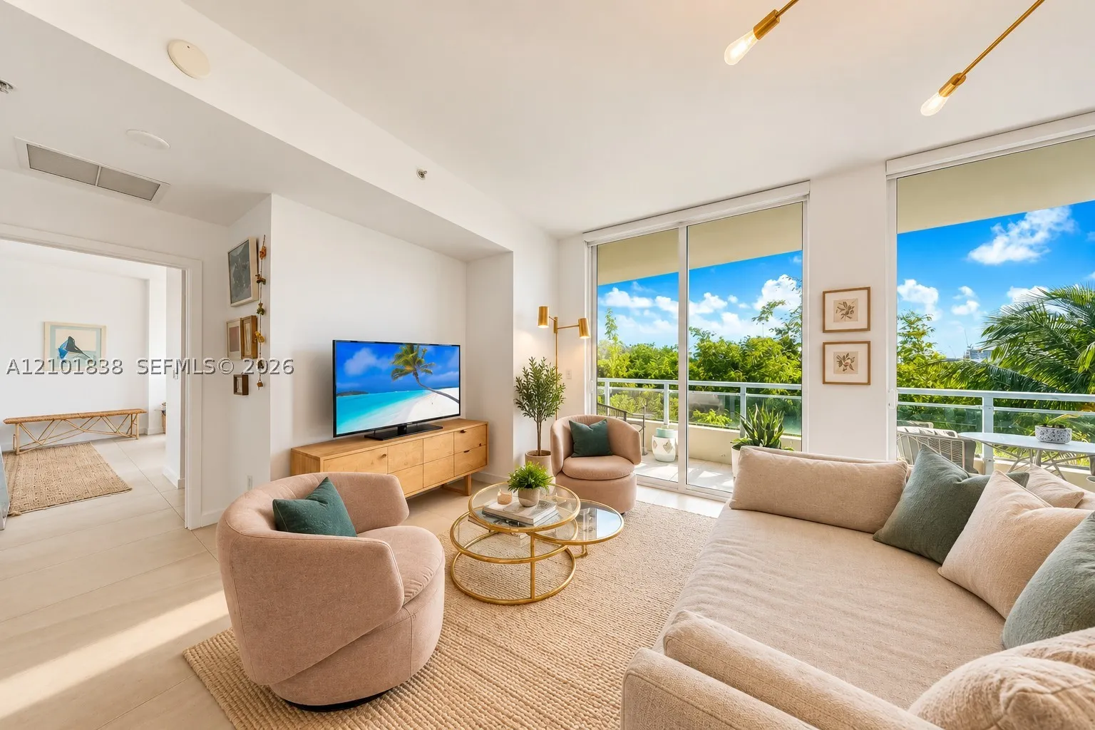 2020 Prairie Ave #404