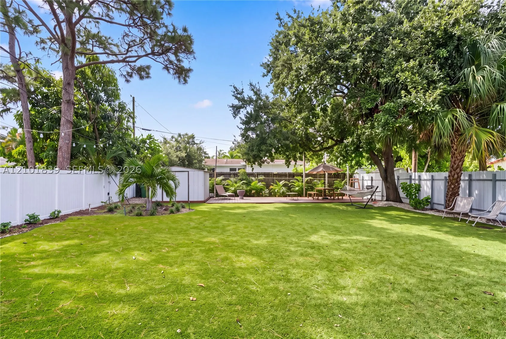 433 NW 15th Way