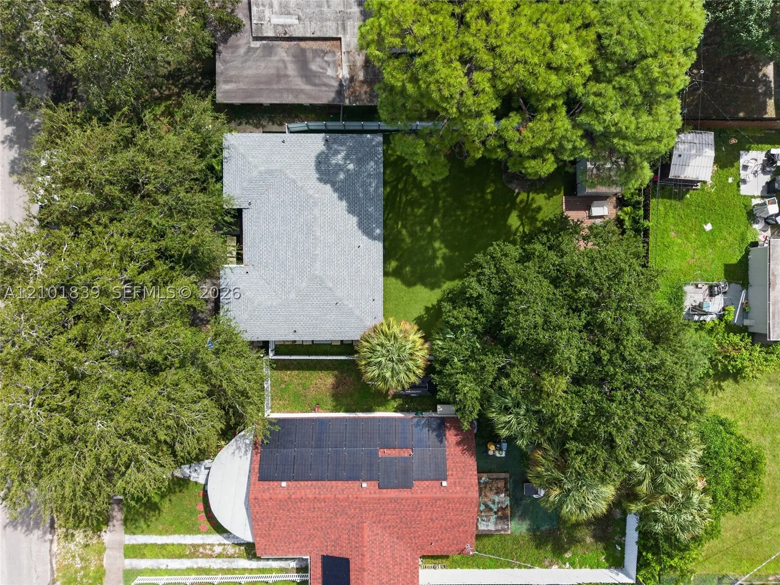 433 NW 15th Way