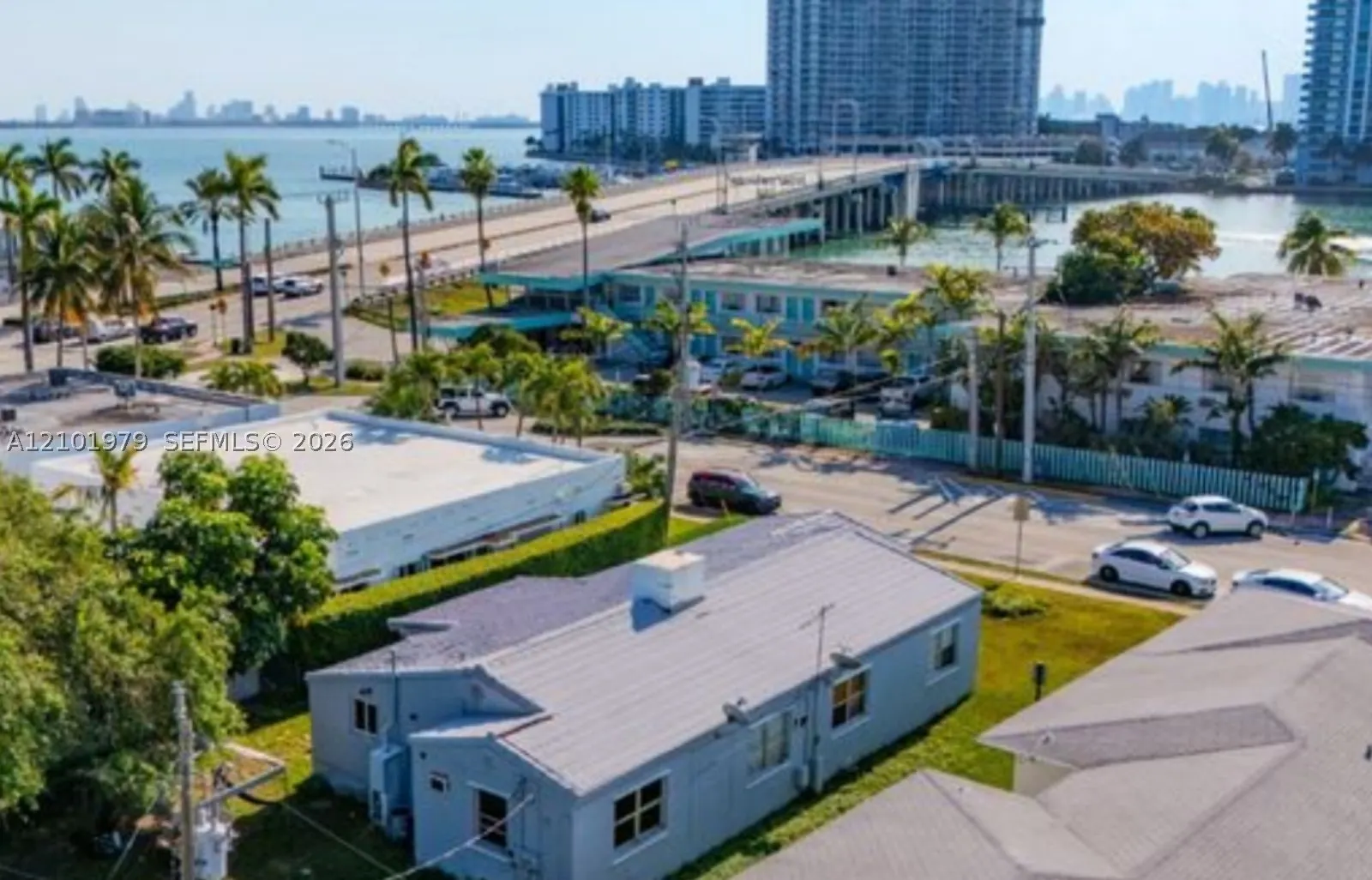 2125 Bay Dr