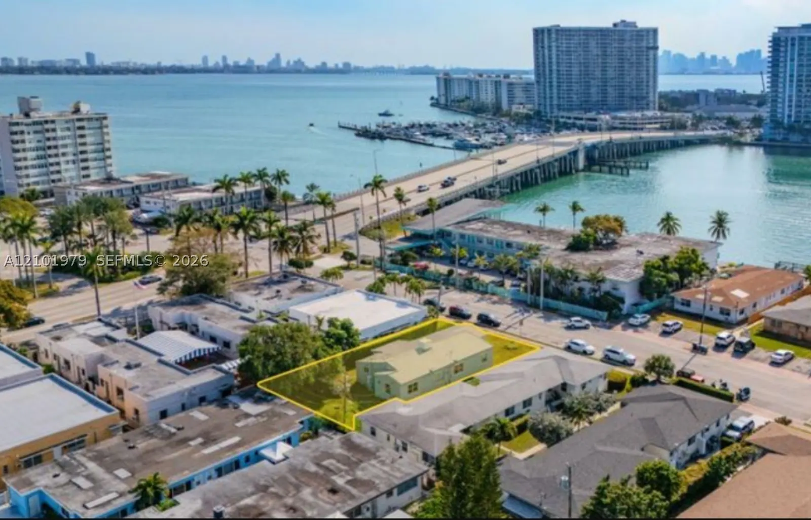 2125 Bay Dr