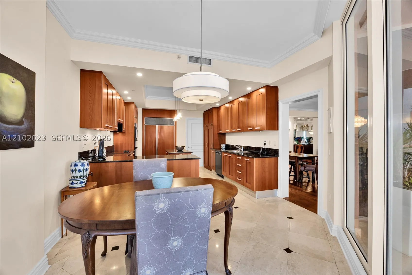 60 Edgewater Dr #14E