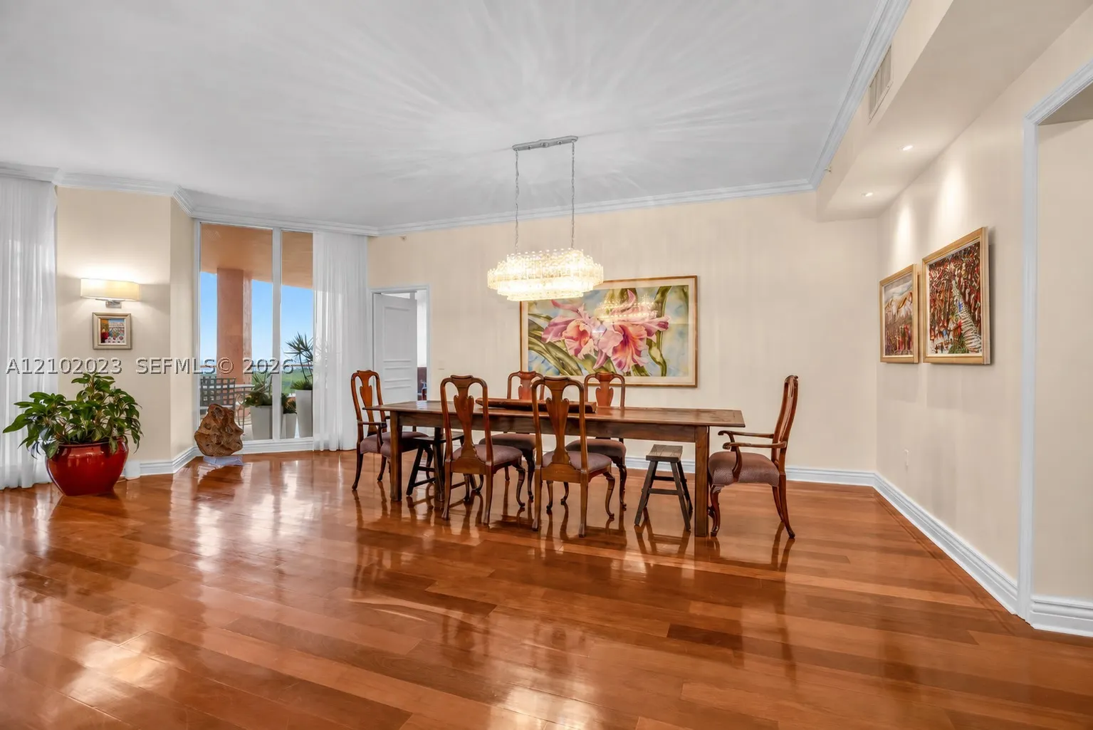 60 Edgewater Dr #14E