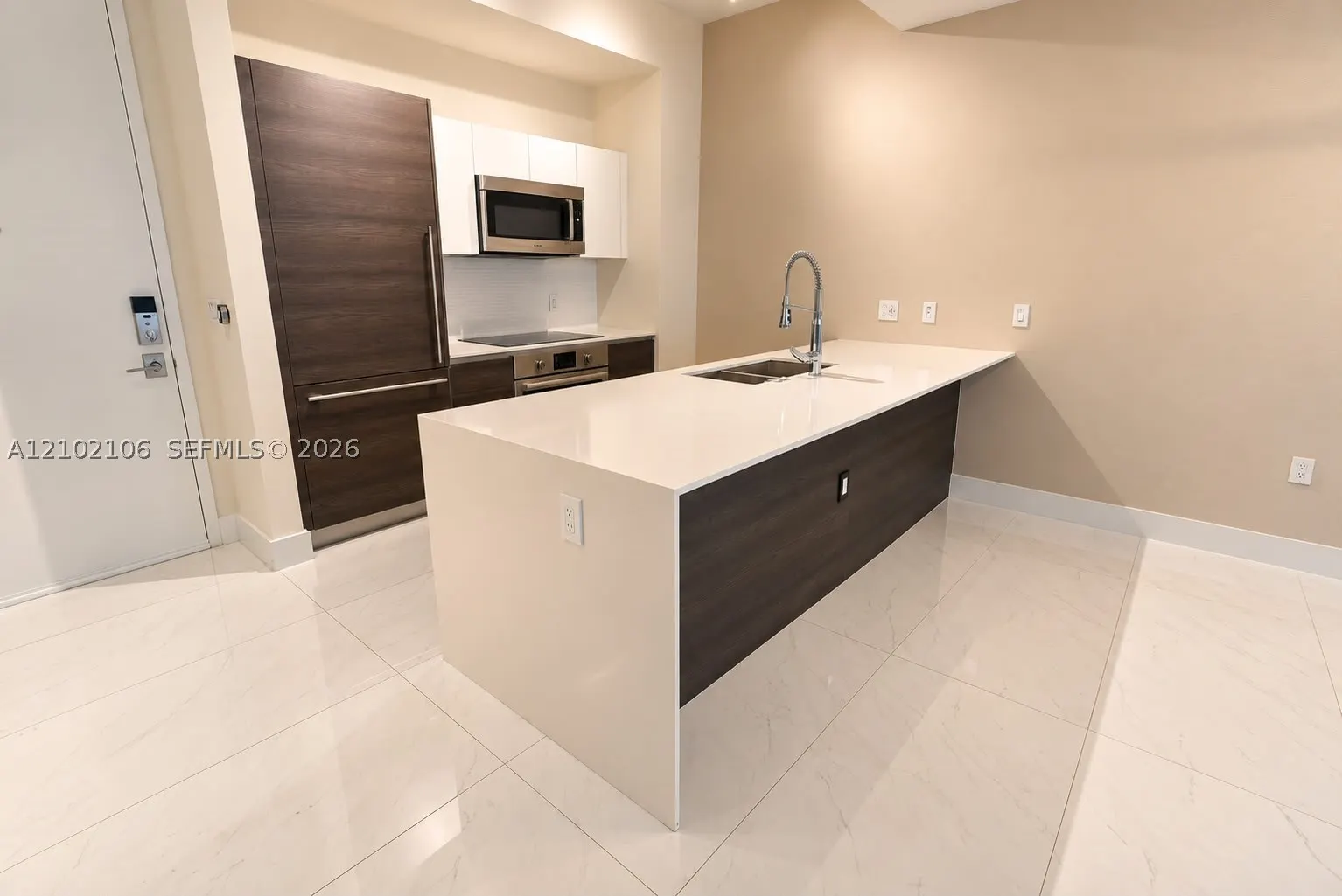 301 Altara Ave #403