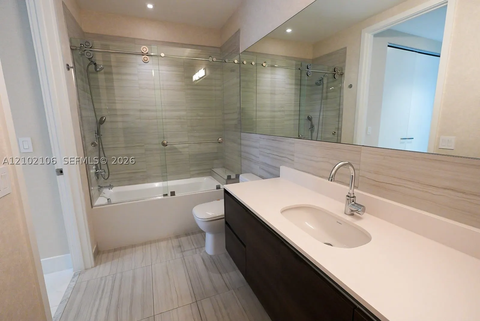 301 Altara Ave #403