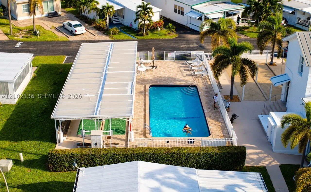 121 Eleuthera Dr