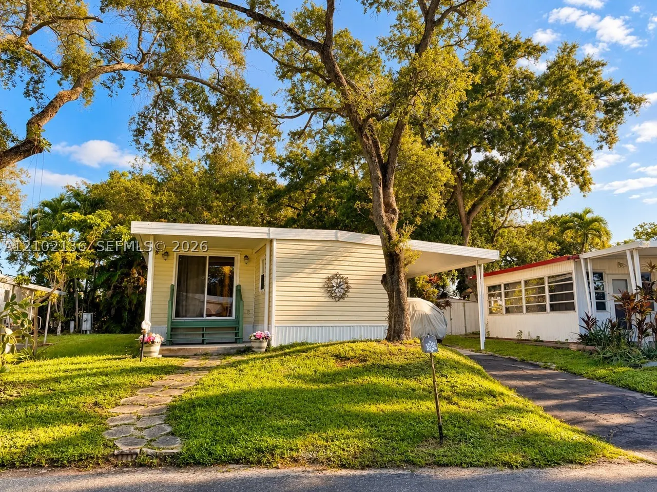 121 Eleuthera Dr