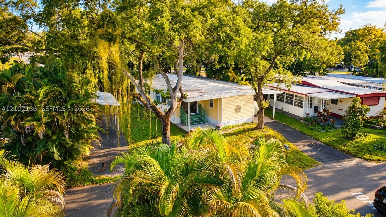 121 Eleuthera Dr