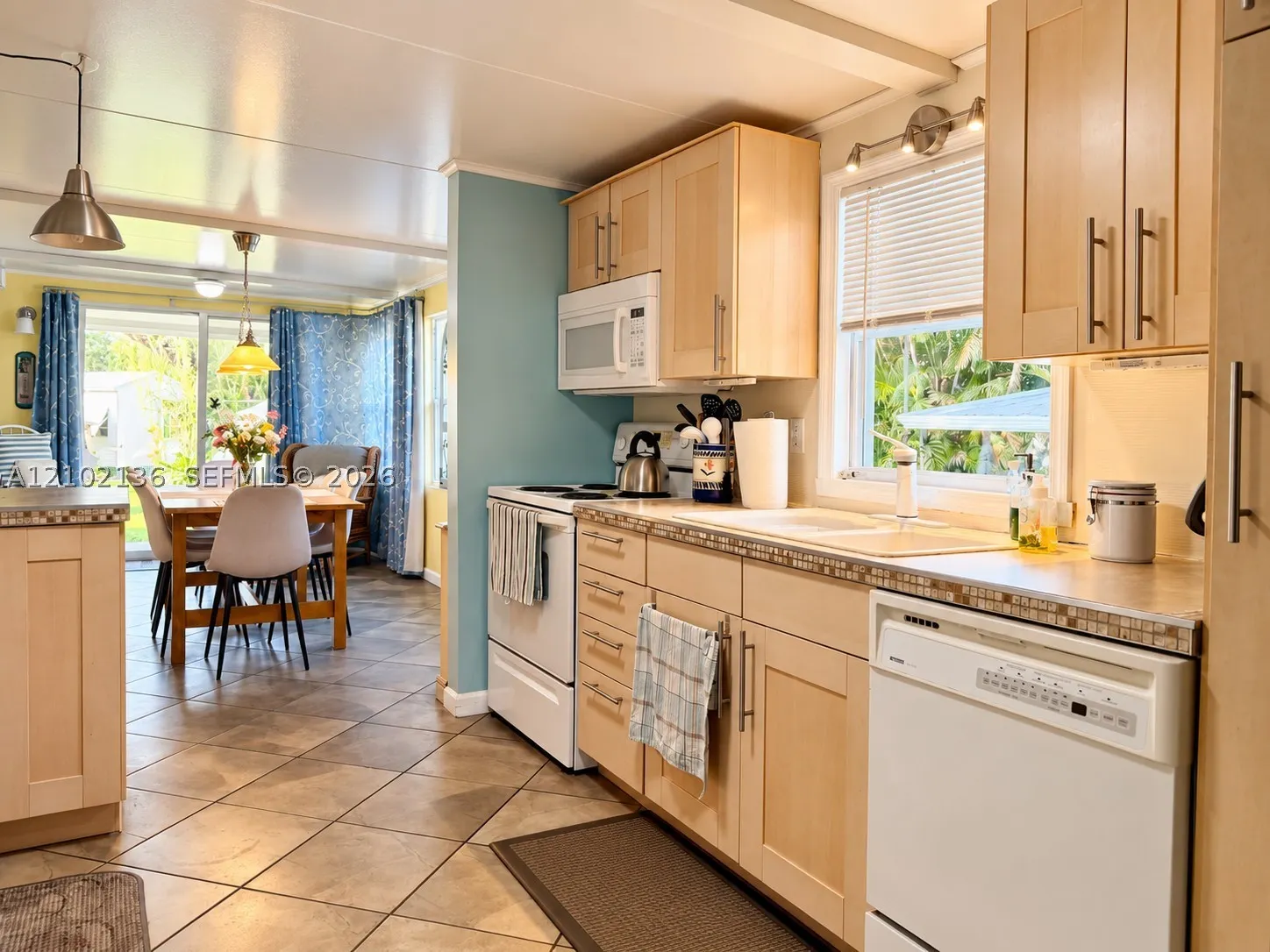 121 Eleuthera Dr