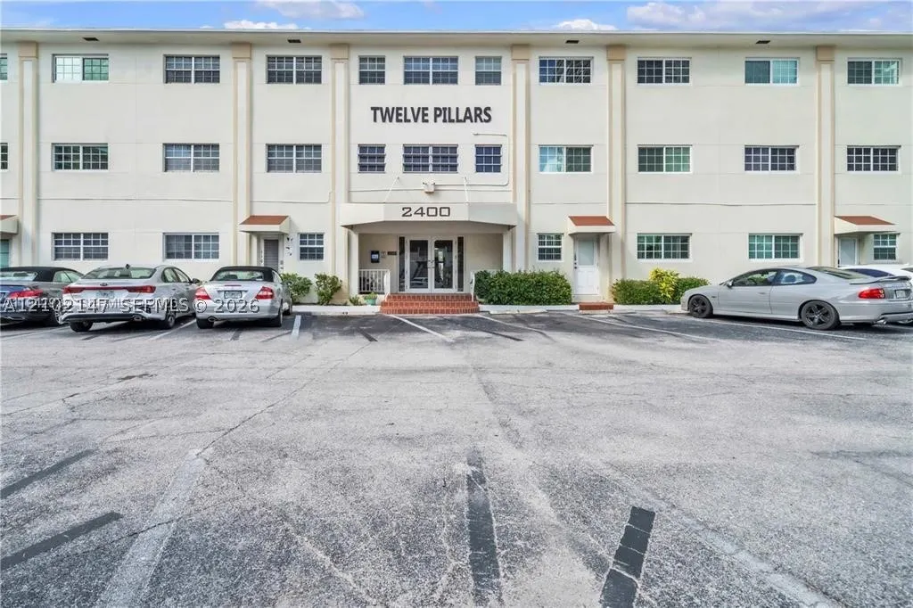 2400 S Ocean Dr #302
