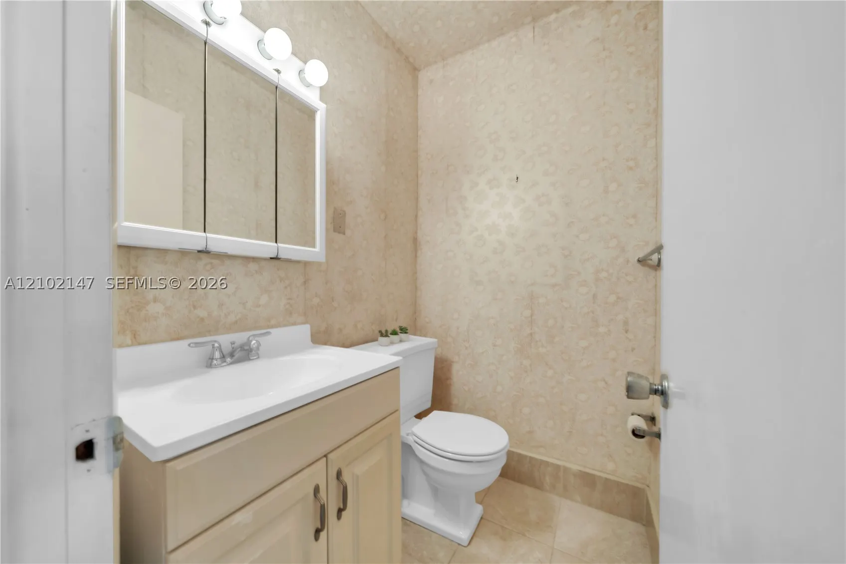 2400 S Ocean Dr #302