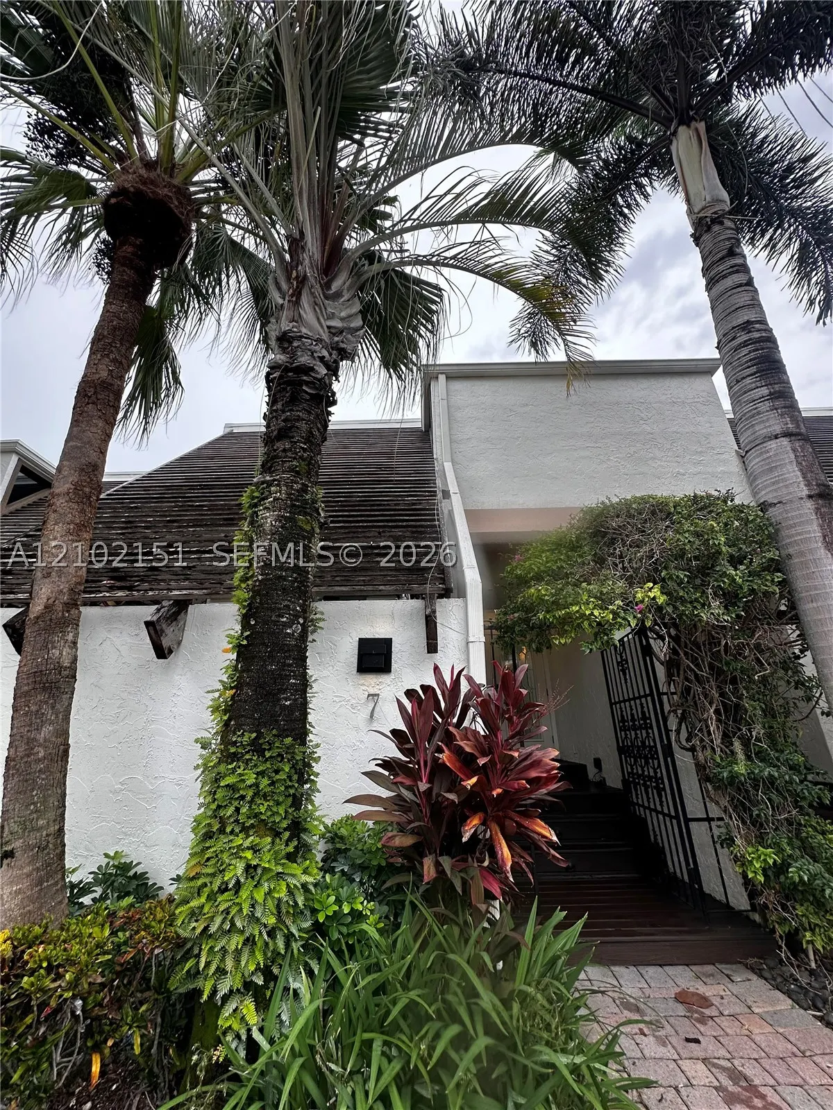 424 Hendricks Isle #7
