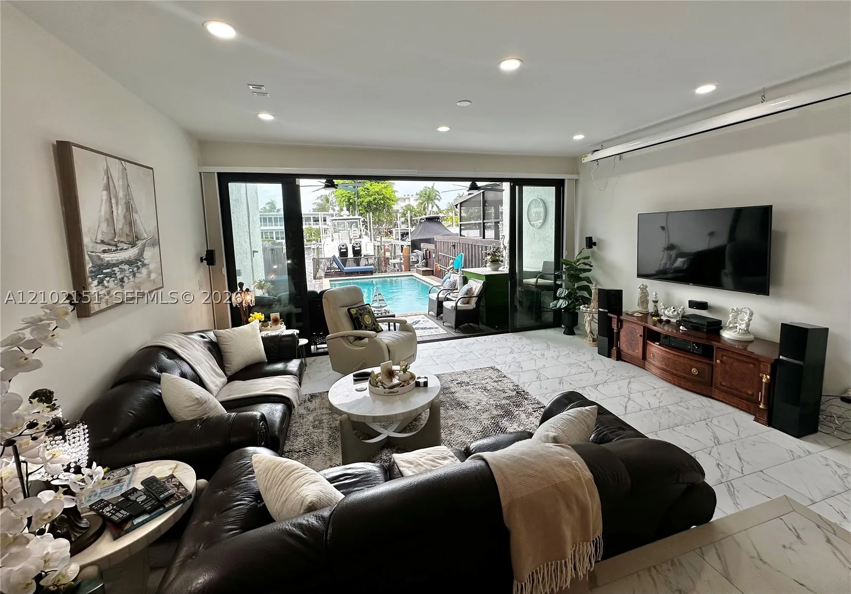 424 Hendricks Isle #7