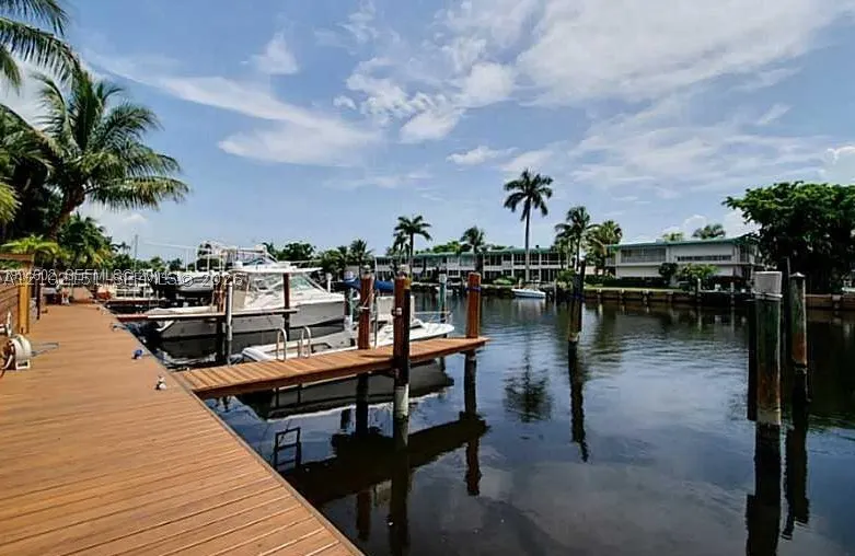 424 Hendricks Isle #7