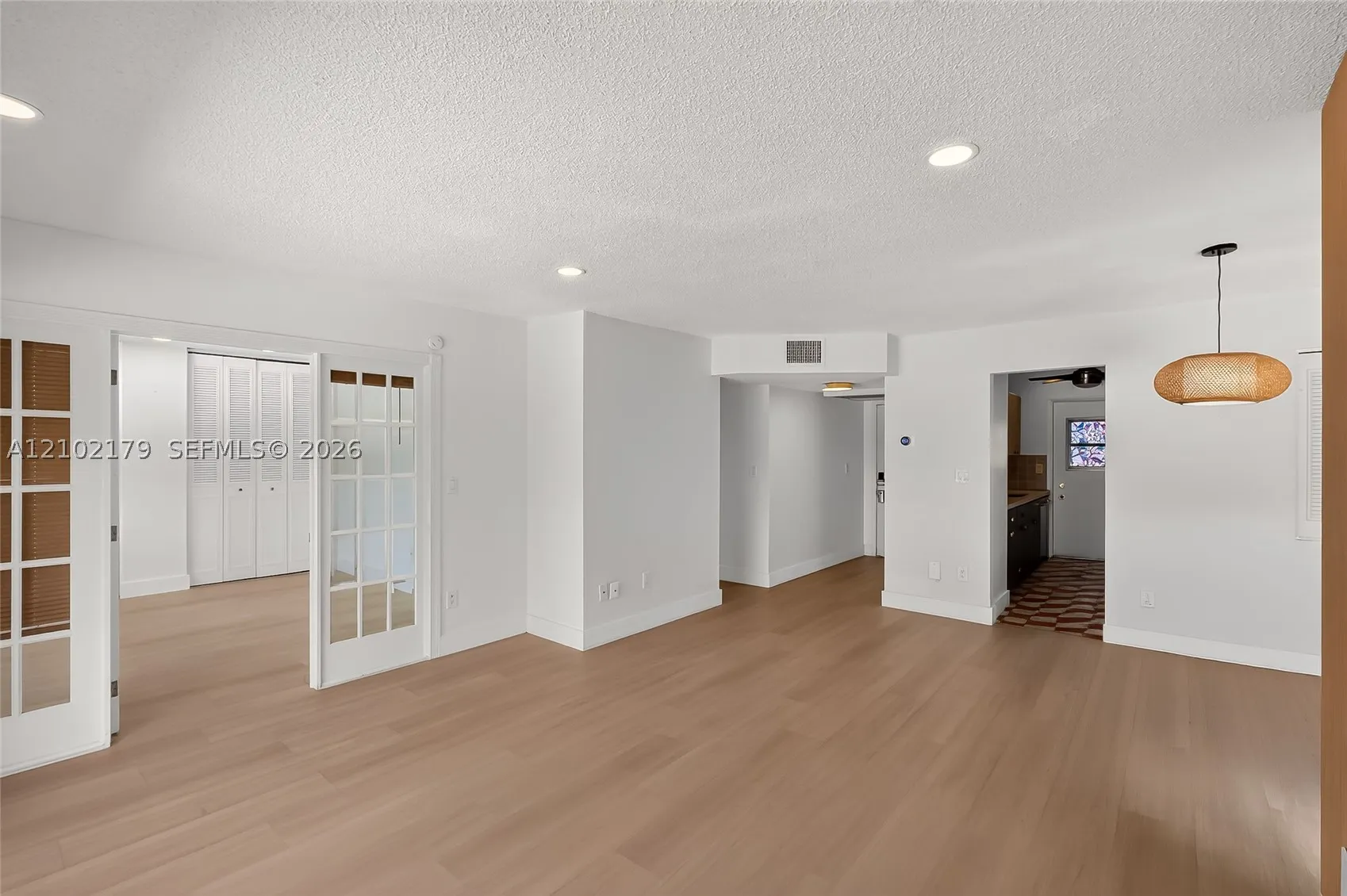 525 Coral Way #403