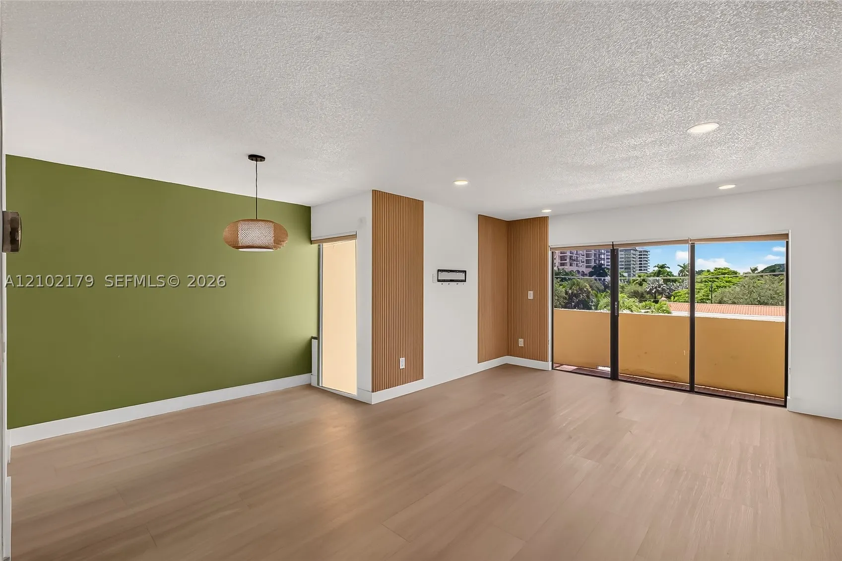 525 Coral Way #403