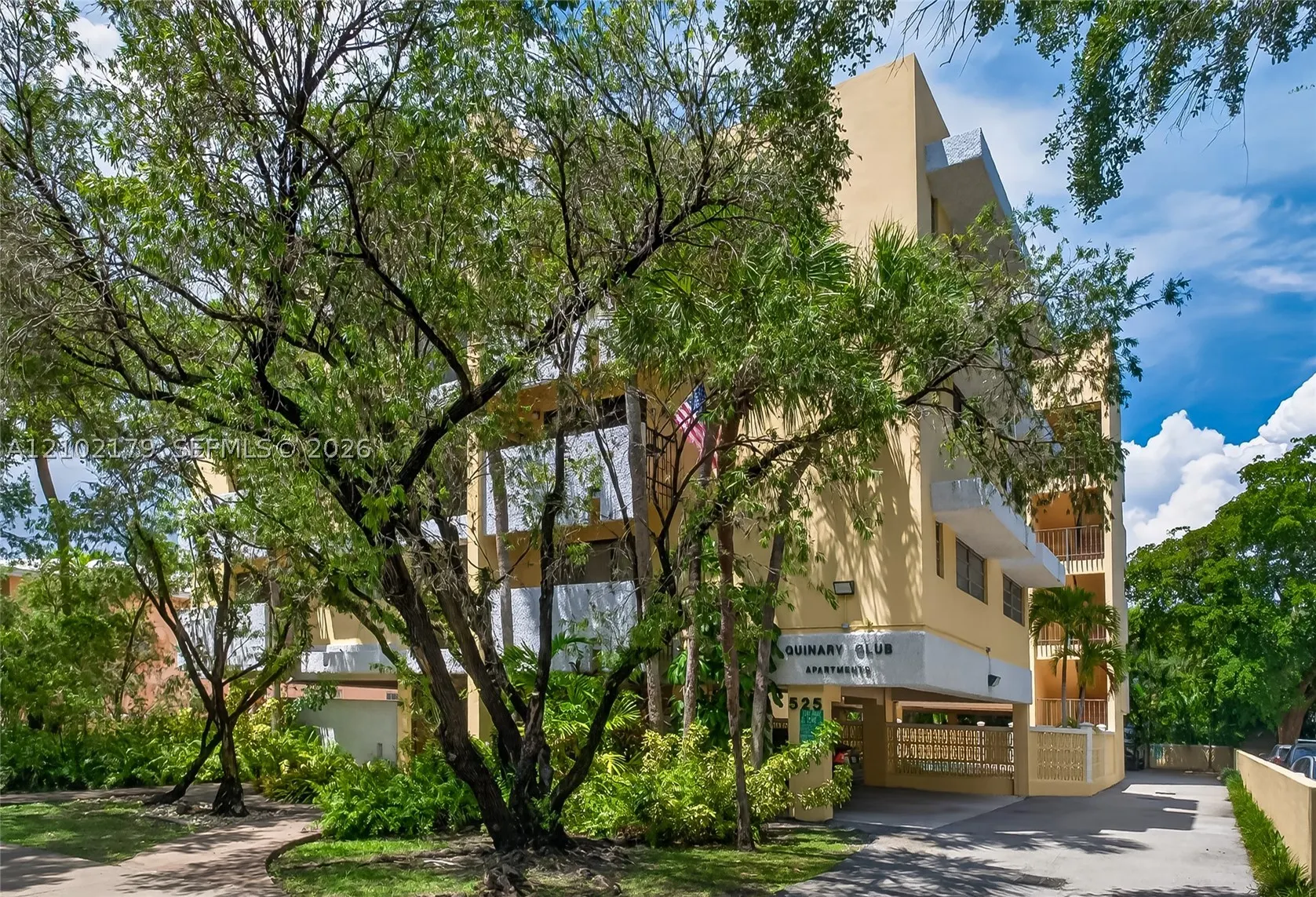 525 Coral Way #403