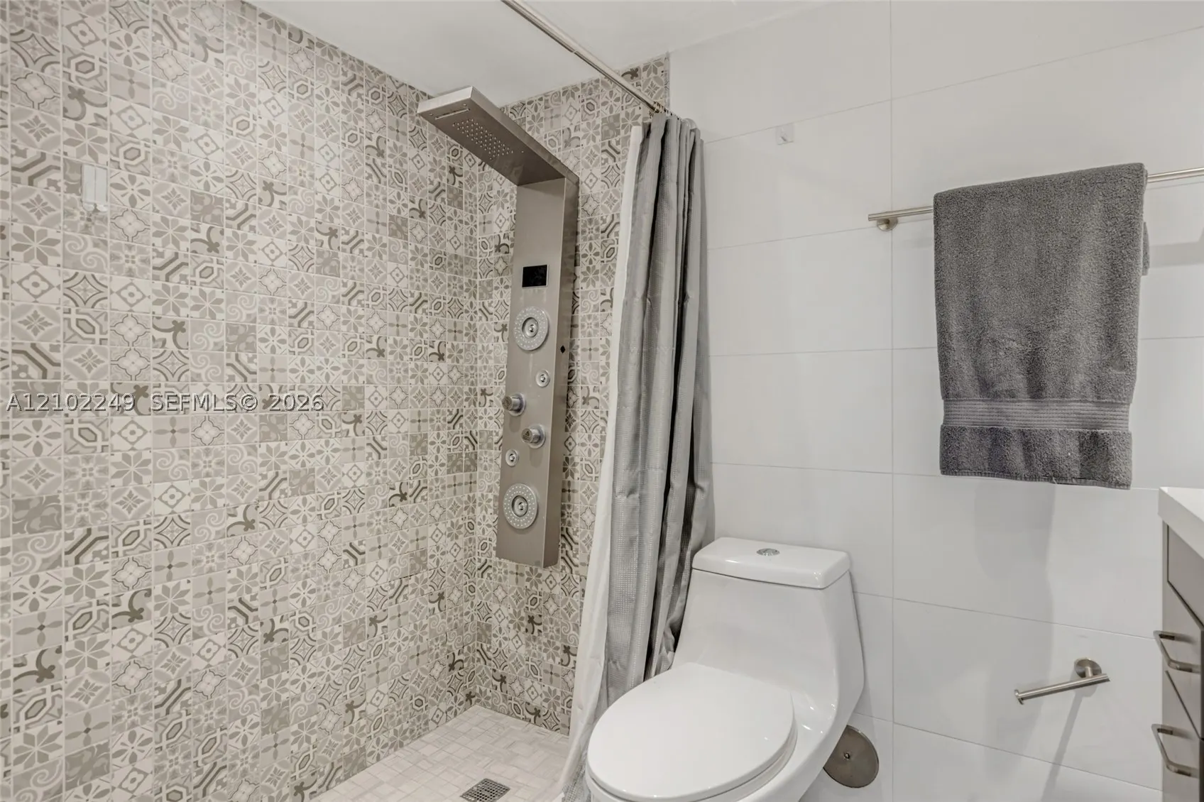 1769 NE 40th Pl #505