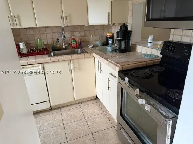 2500 Diana Dr #308