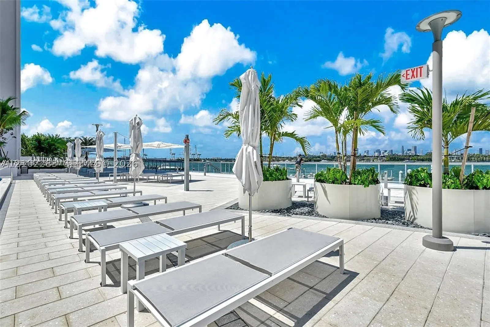 1000 West Avenue #531