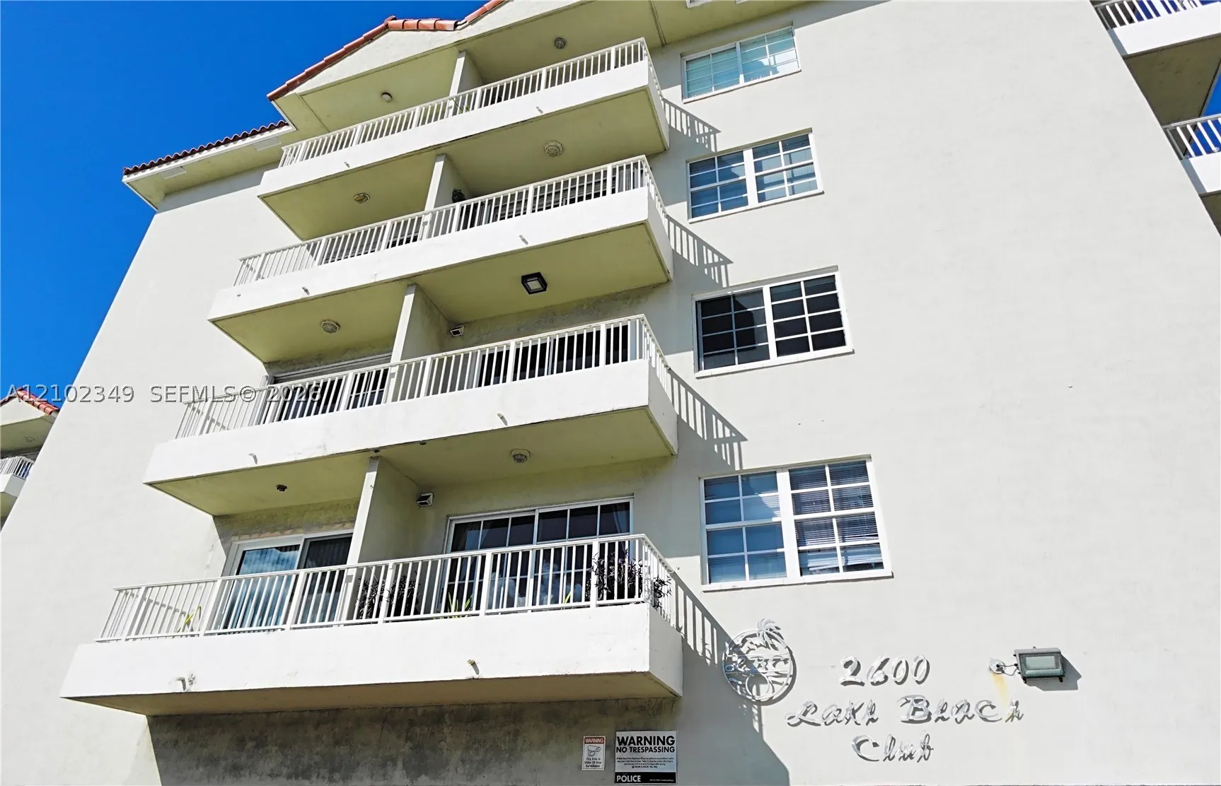 2600 Collins Ave #308