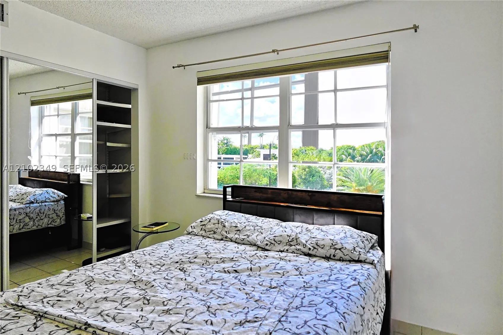 2600 Collins Ave #308