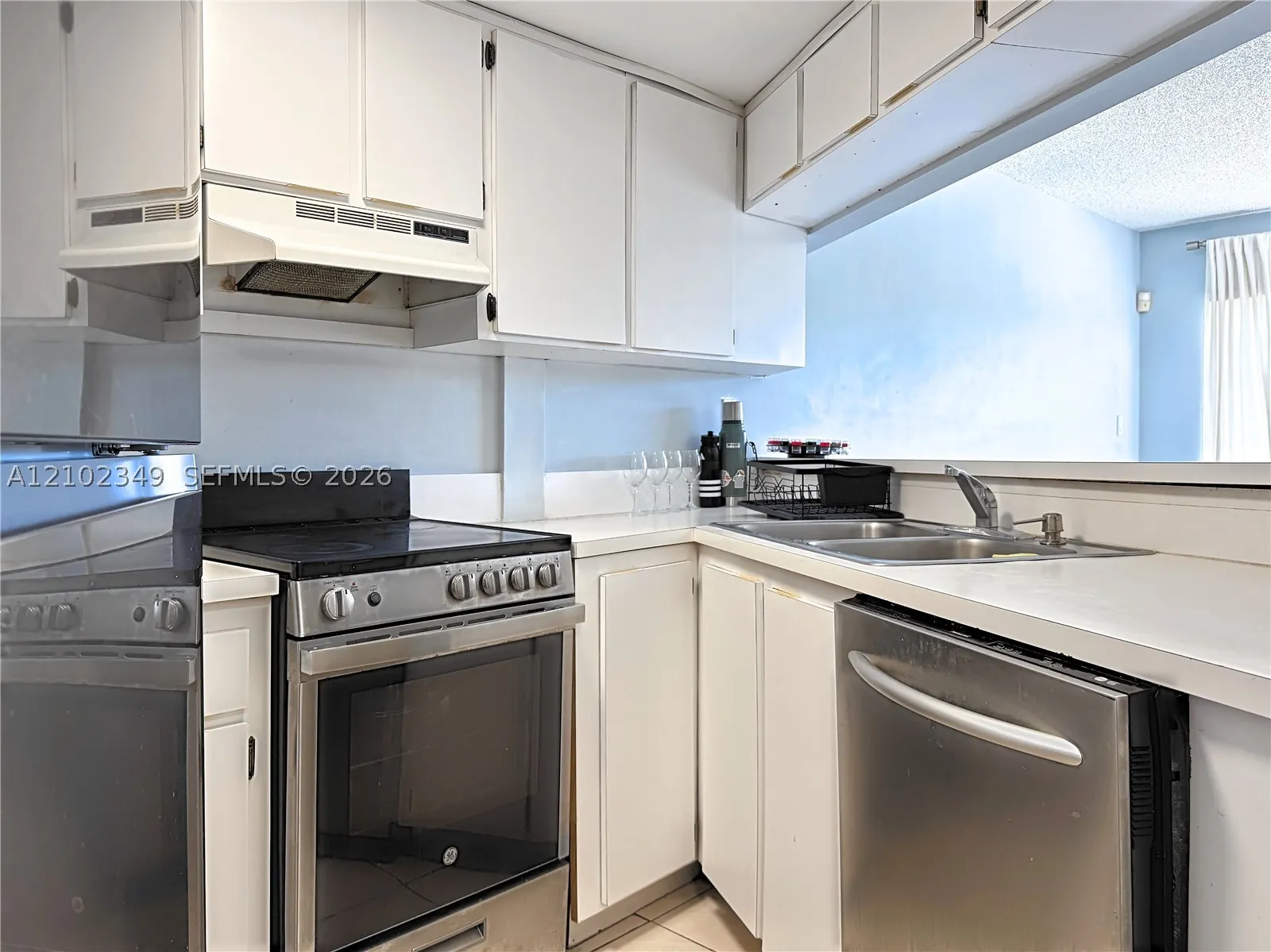 2600 Collins Ave #308
