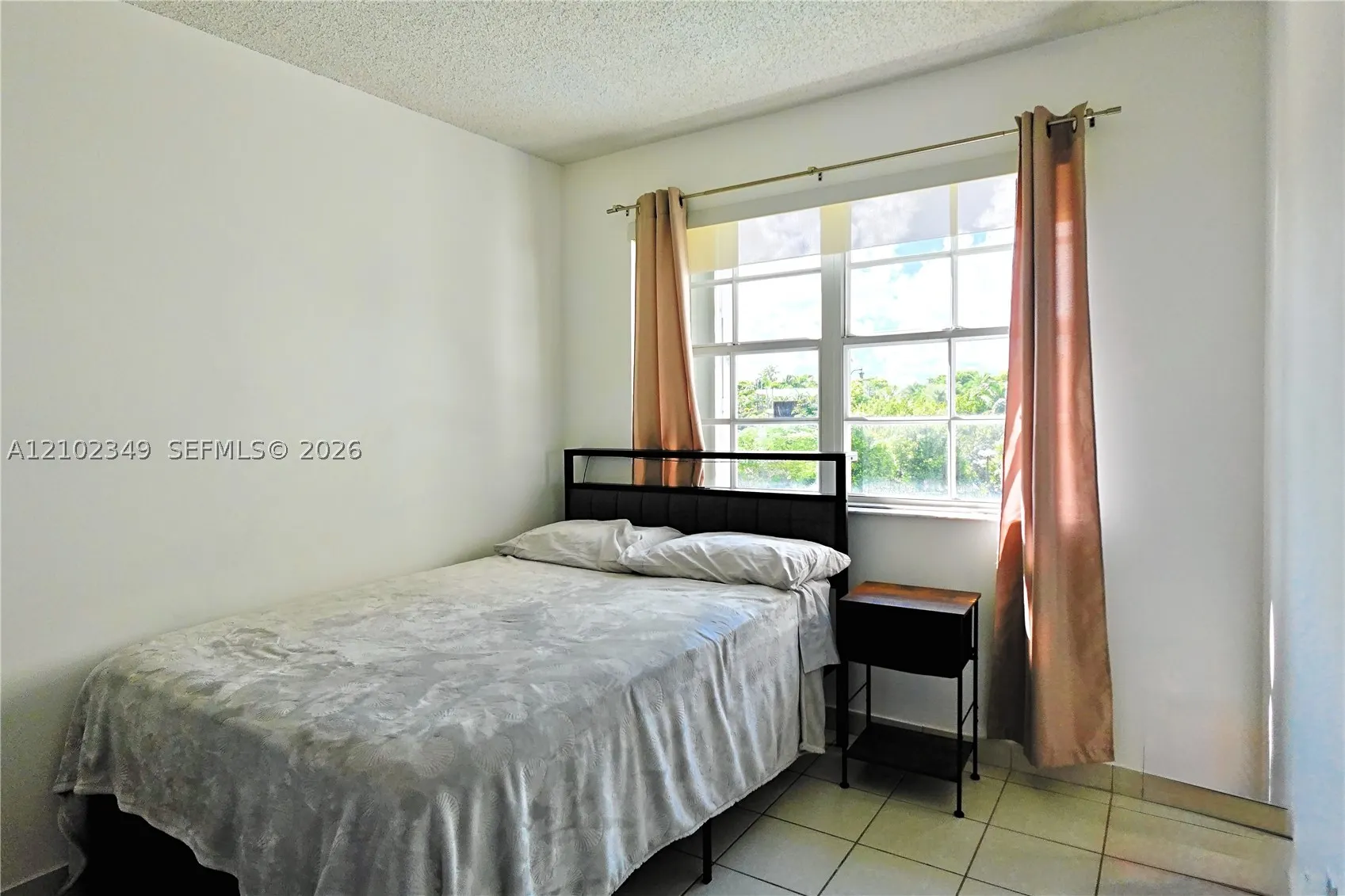 2600 Collins Ave #308