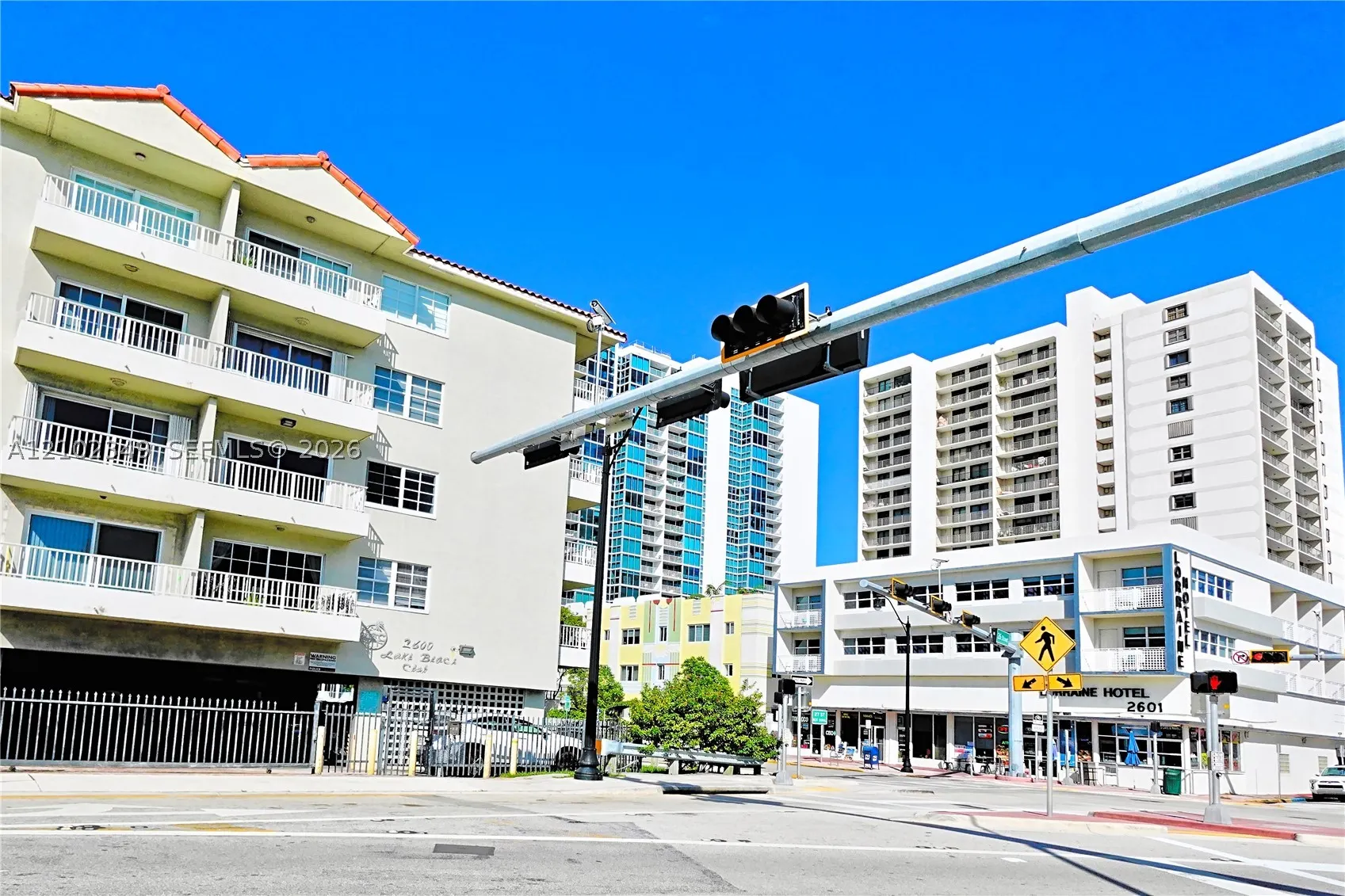2600 Collins Ave #308