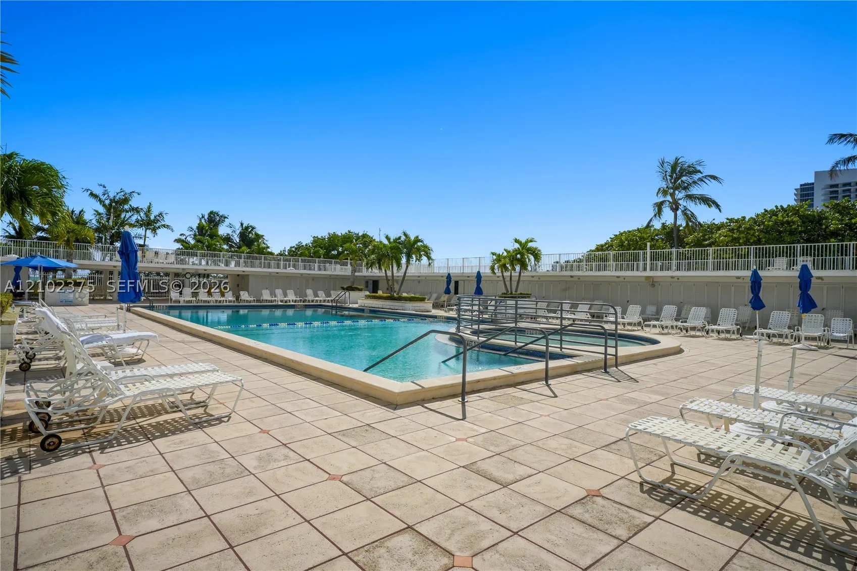 4747 Collins Ave #1506