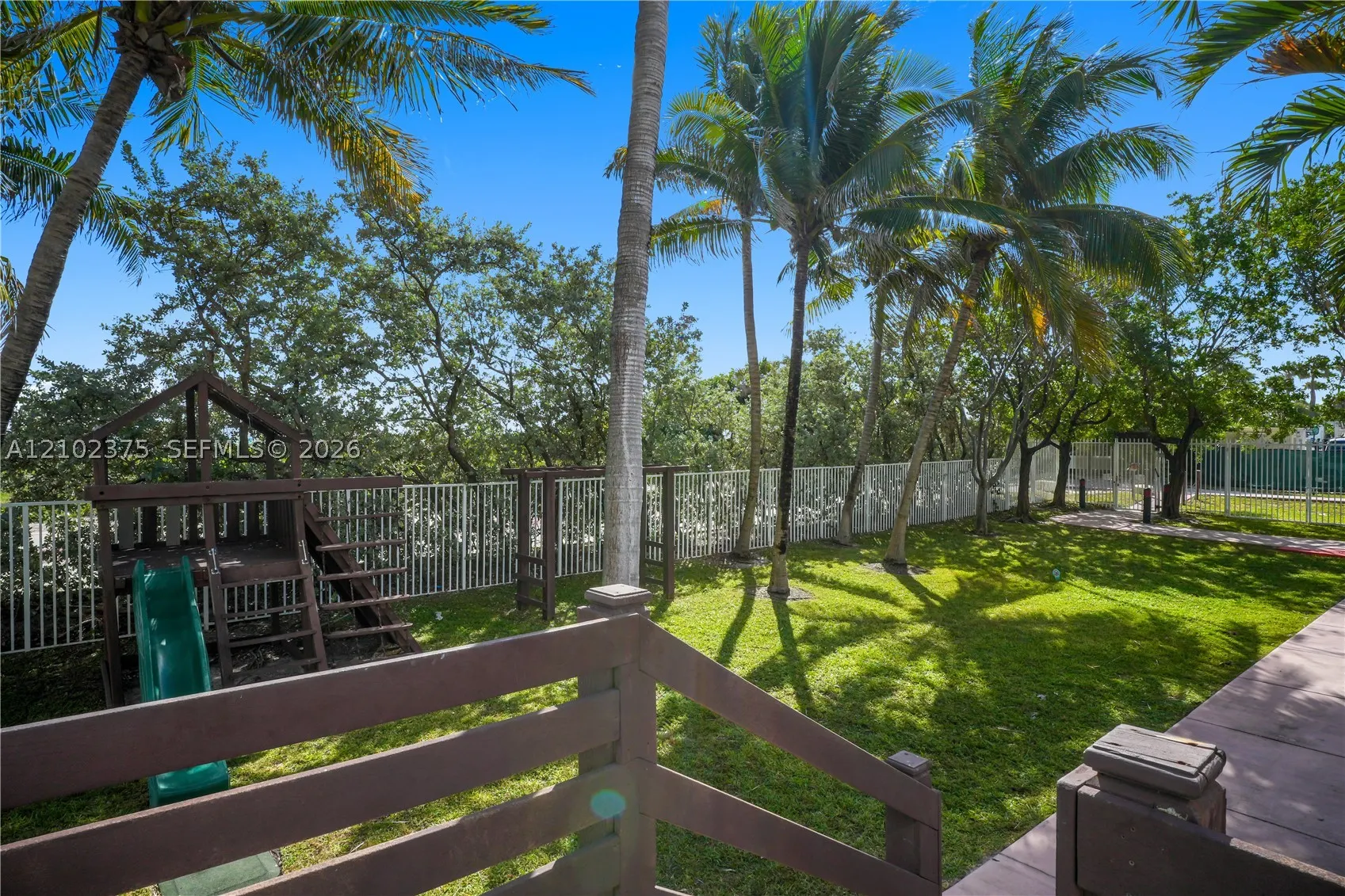 4747 Collins Ave #1506