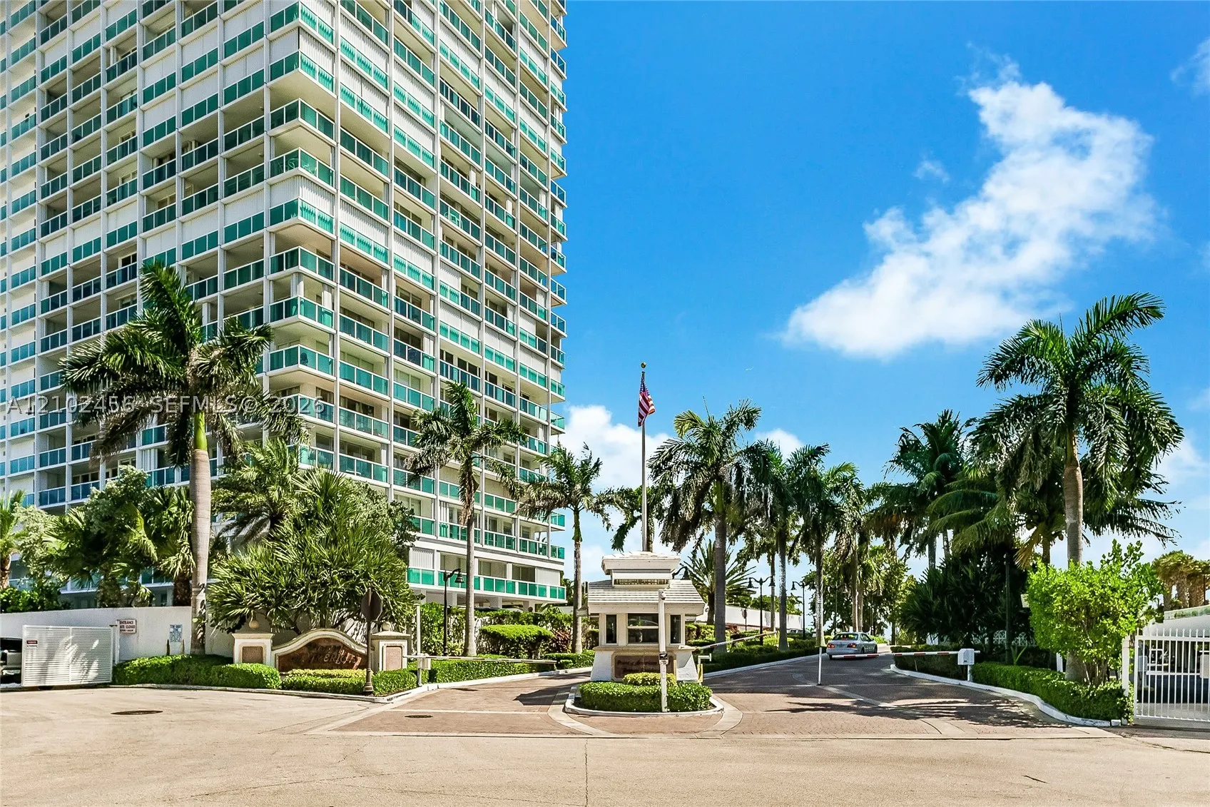 2100 S Ocean Ln #606