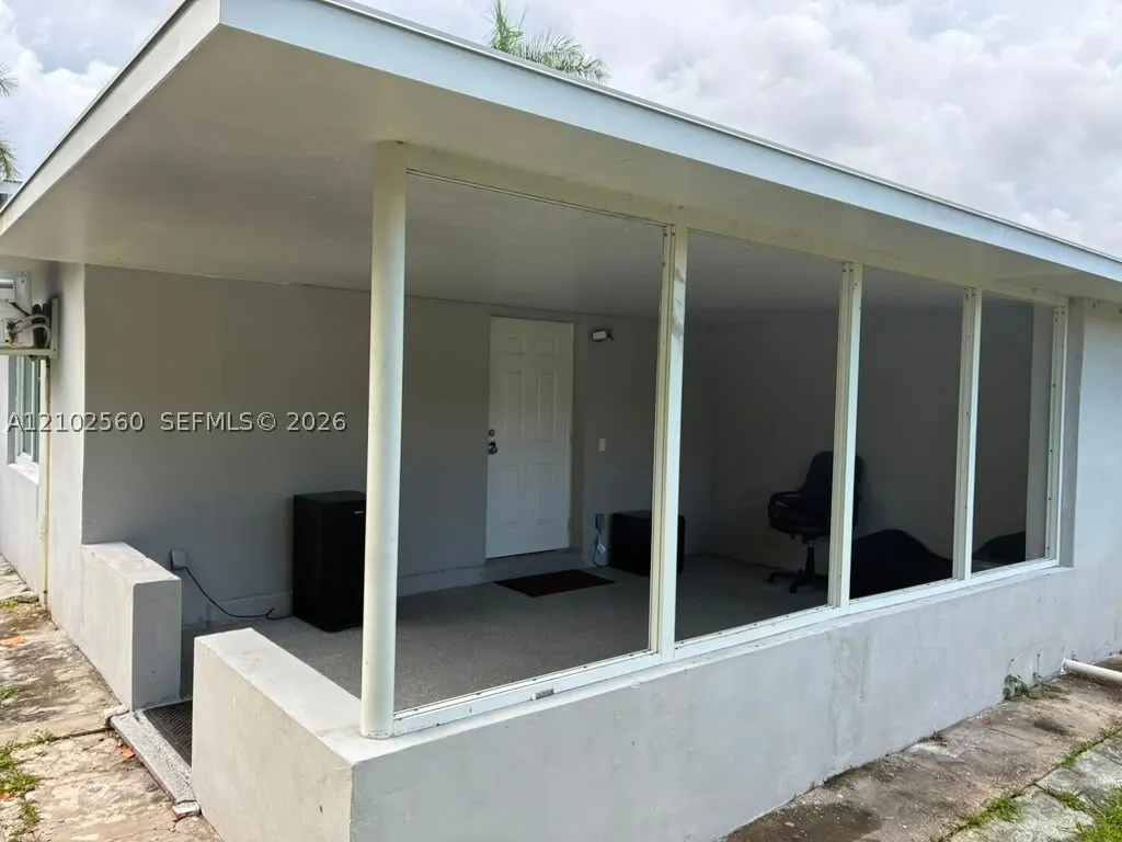 3700 NE 13th Ter