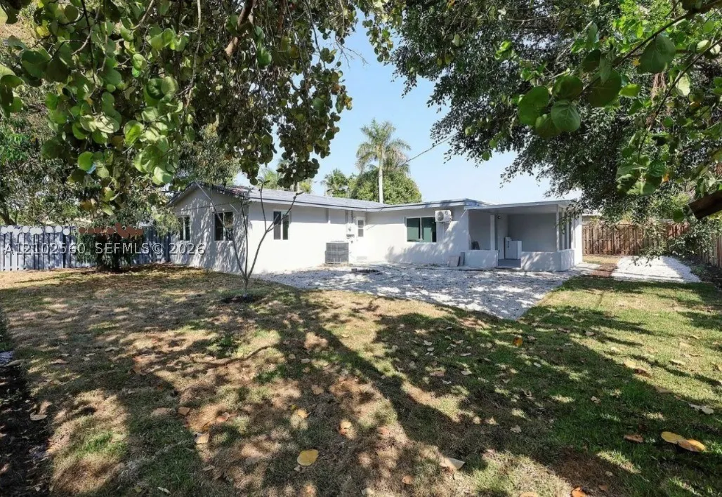 3700 NE 13th Ter