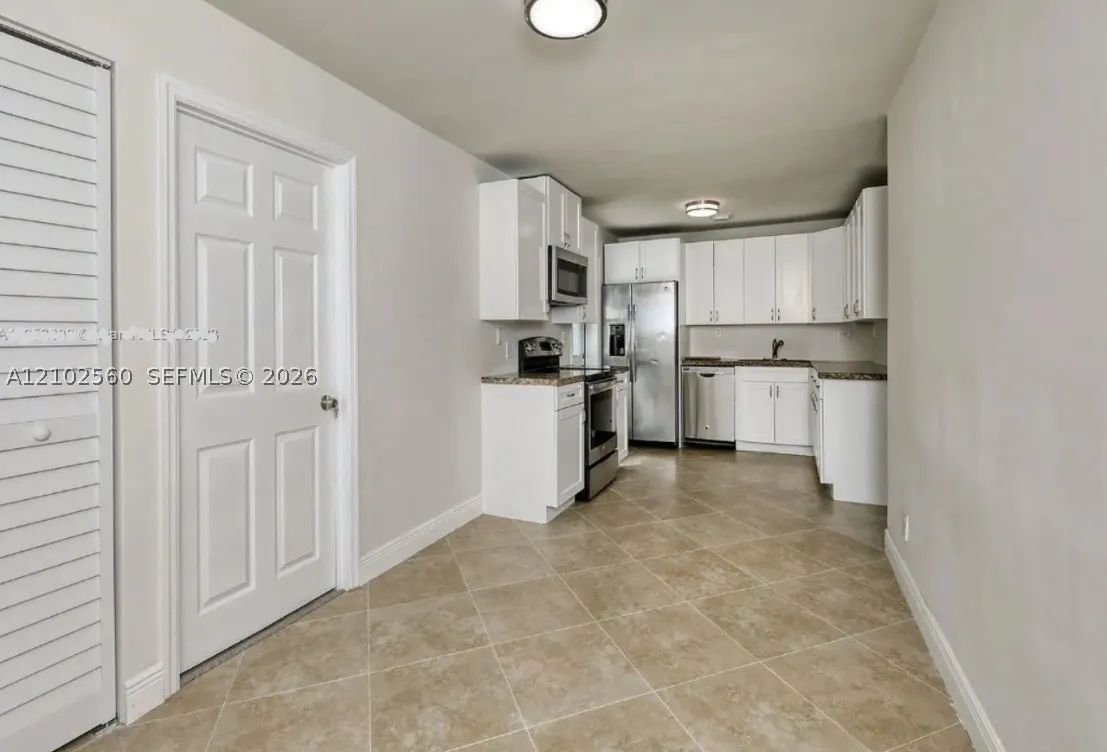 3700 NE 13th Ter
