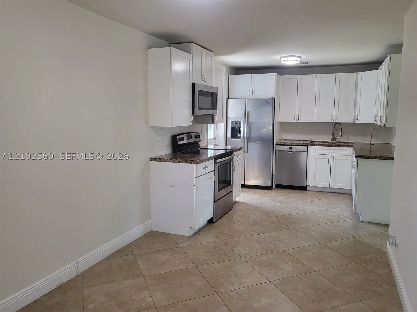 3700 NE 13th Ter