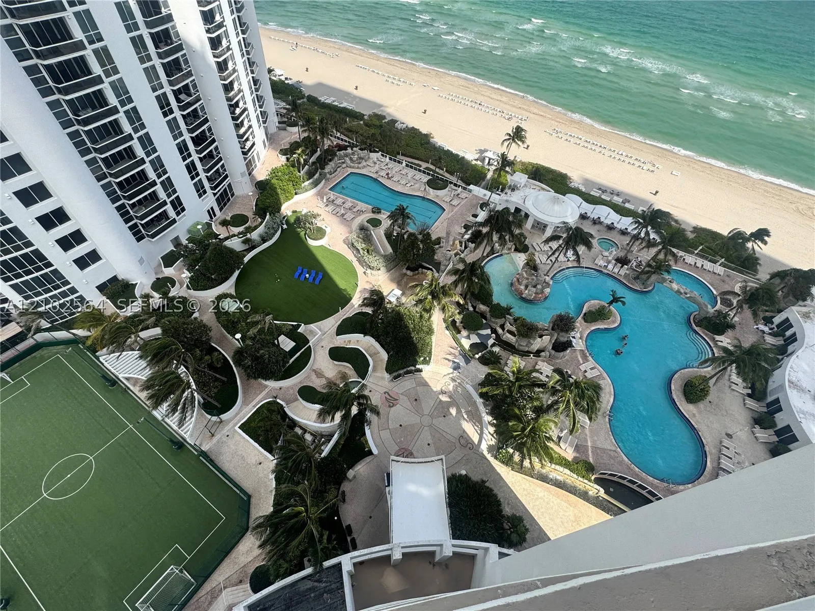 18001 Collins Ave #808