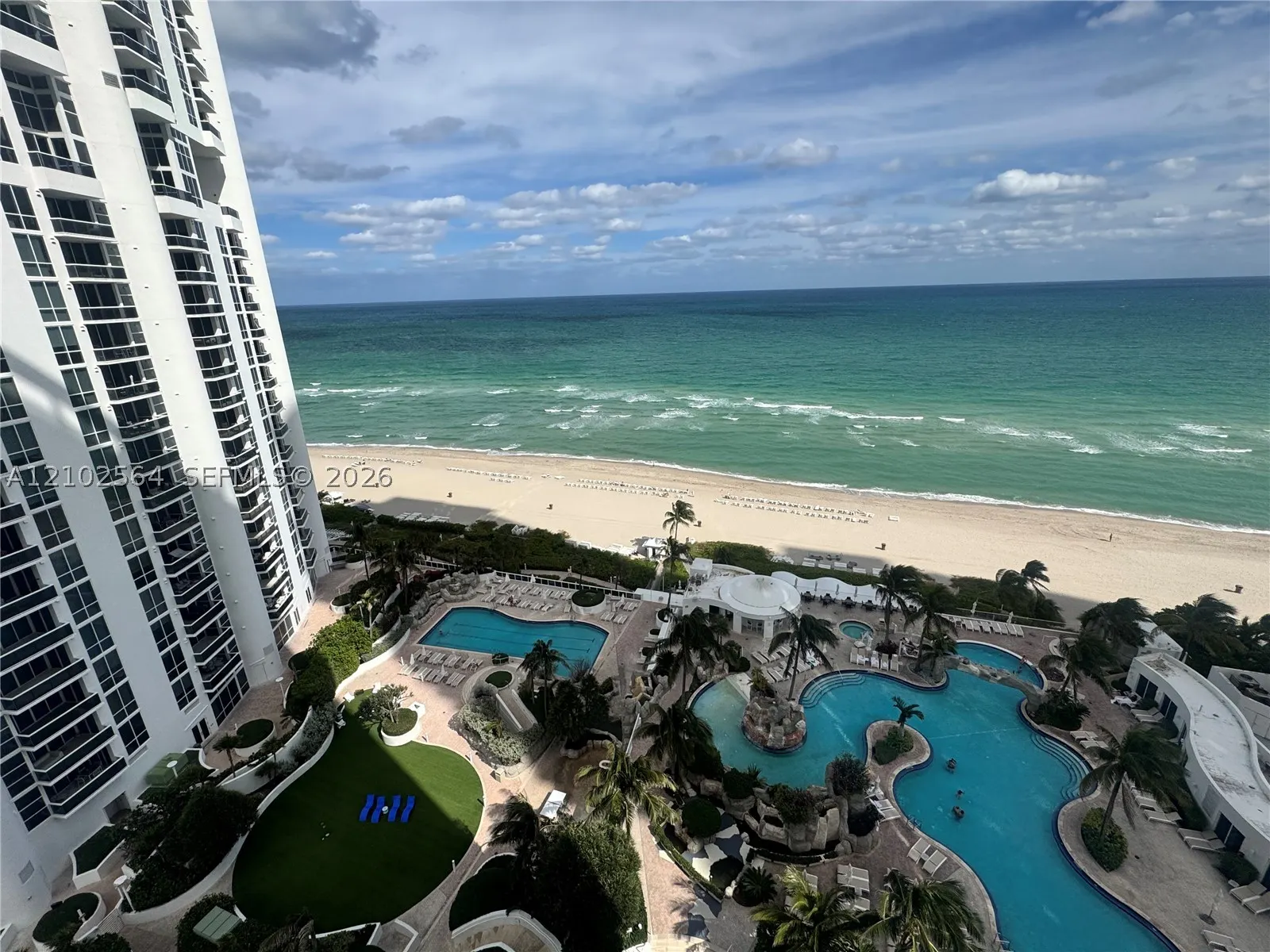 18001 Collins Ave #808