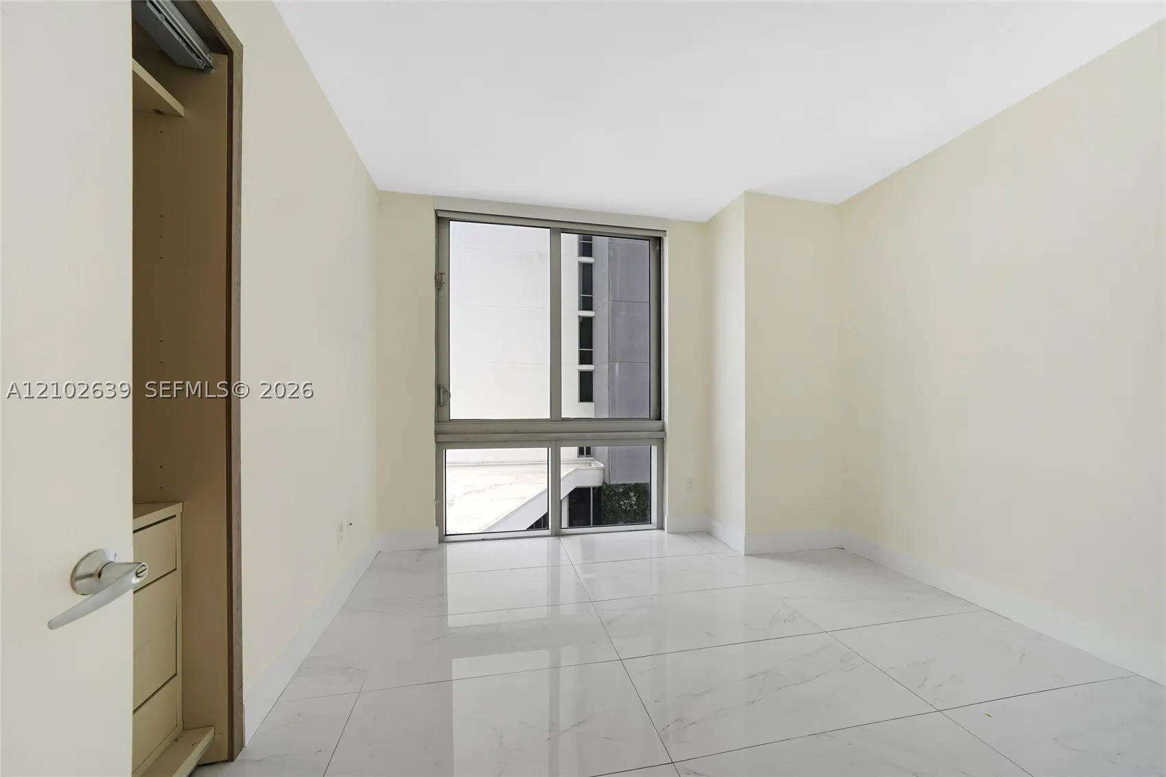 16385 Biscayne Blvd #407