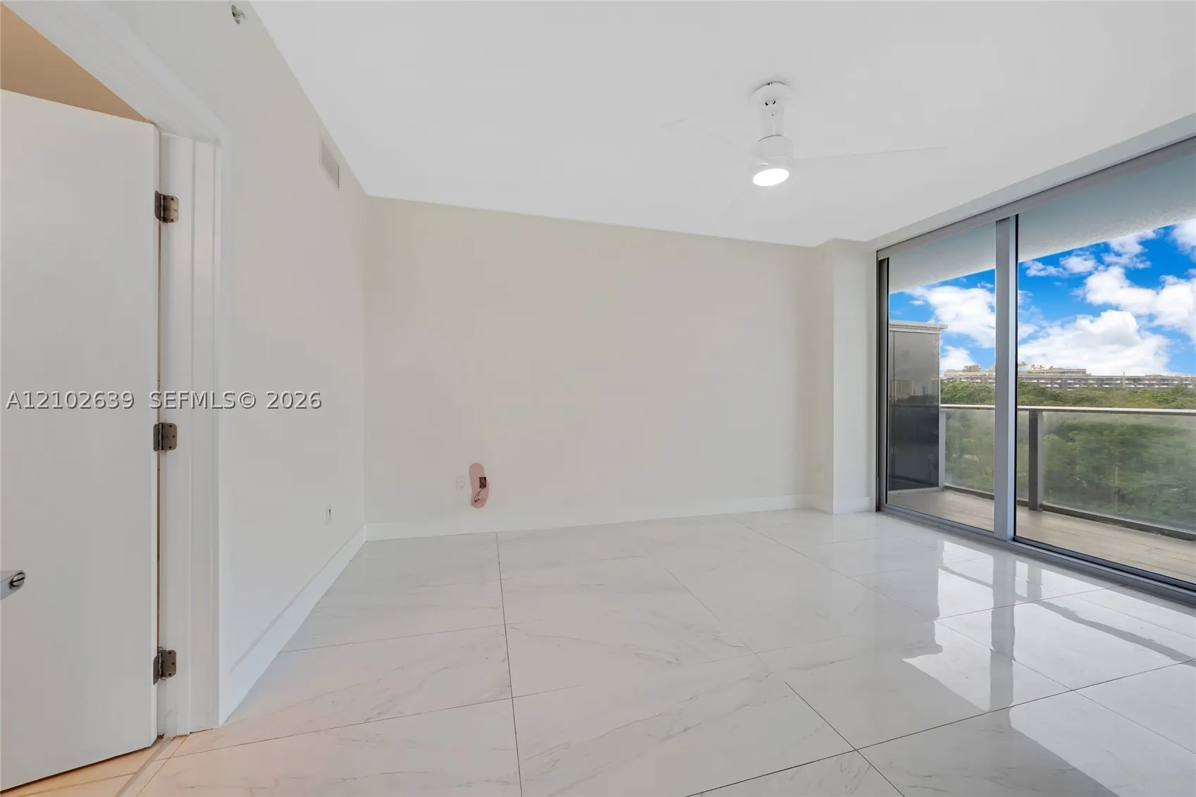 16385 Biscayne Blvd #407