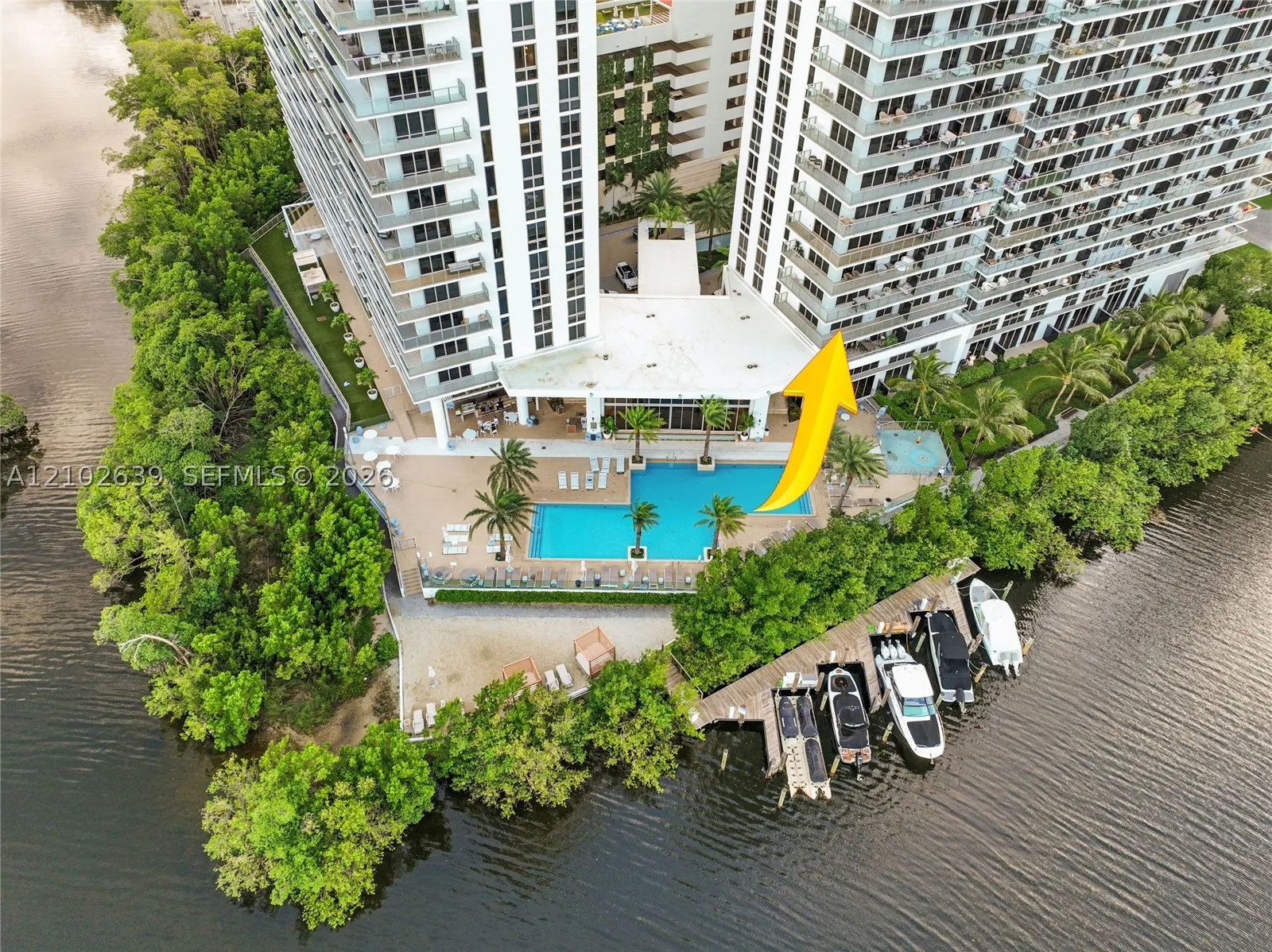 16385 Biscayne Blvd #407
