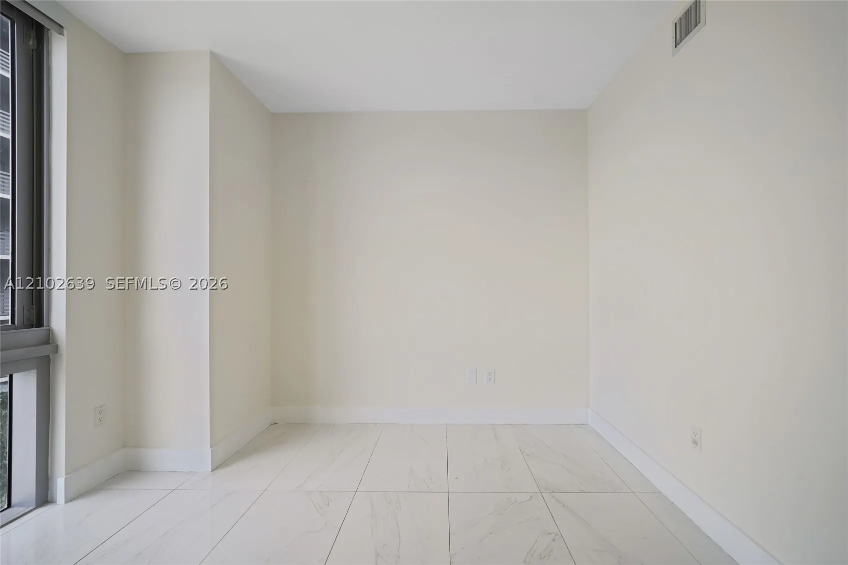 16385 Biscayne Blvd #407