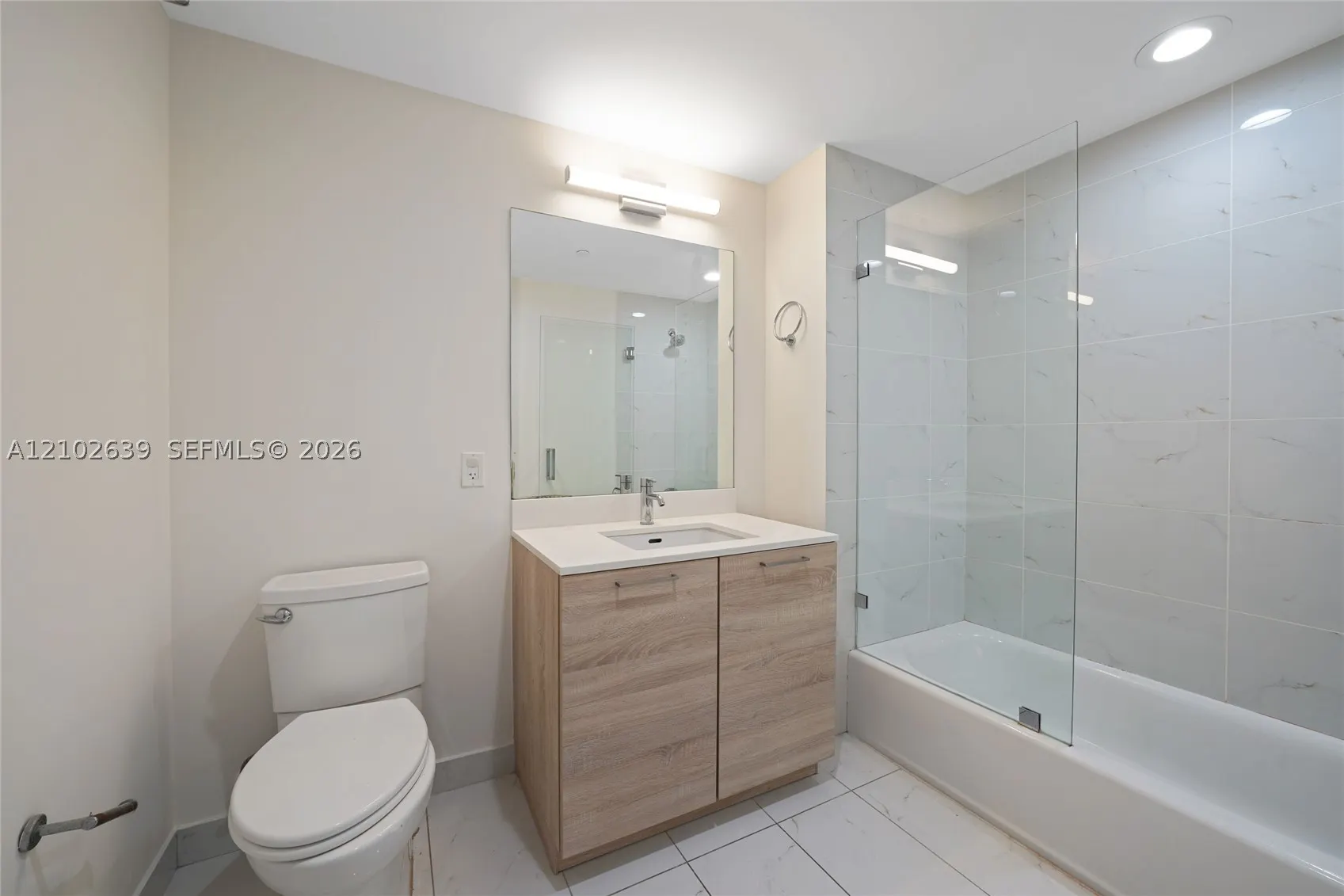 16385 Biscayne Blvd #407