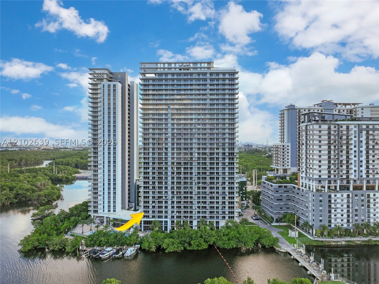 16385 Biscayne Blvd #407