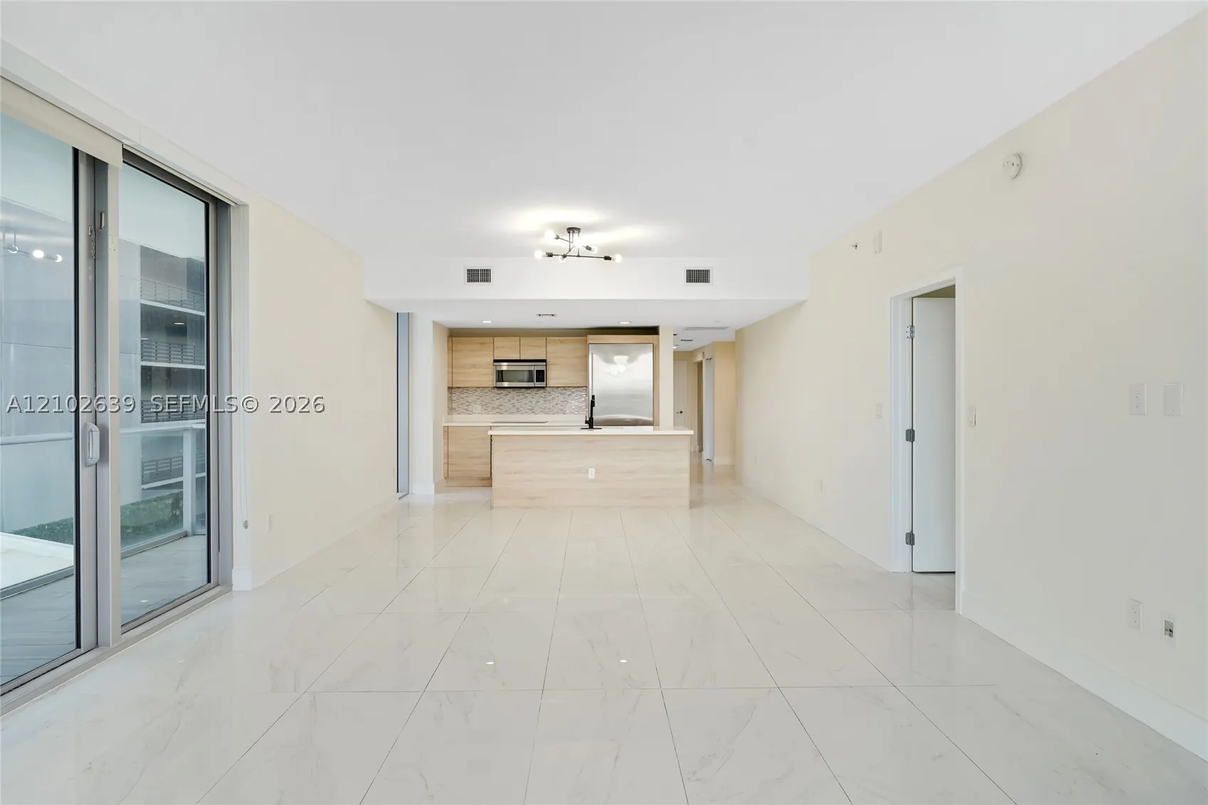 16385 Biscayne Blvd #407